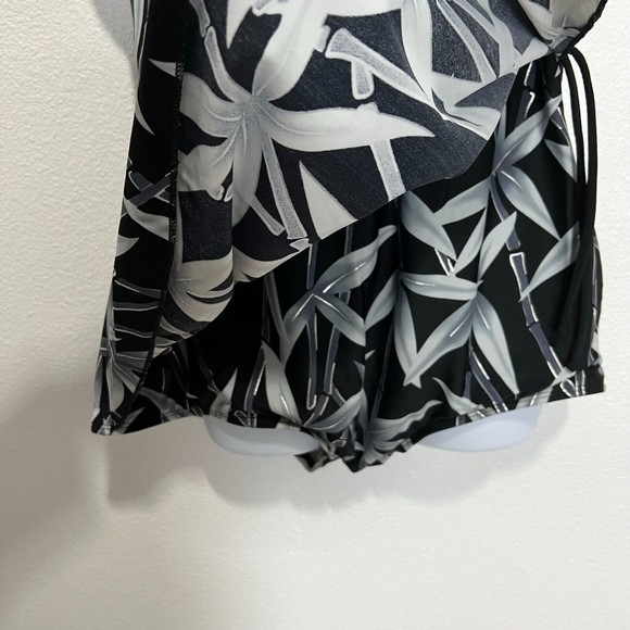NWOT Retail $119 T.H.E. Women's swimsuit, front skirt, Bamboo Print, size XL - Picture 5 of 16